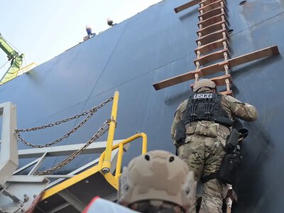 Хакеры получили доступ к системе управления движением нефтяного супертанкера у побережья США