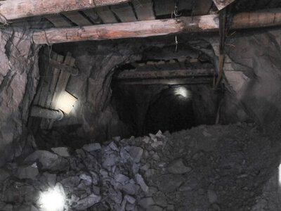  Обрушение произошло на шахте в России: погиб человек 