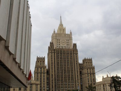 МИД РФ пригрозил Украине новыми массированными ударами и призывал иностранцев выезжать