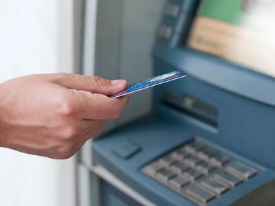Европейские банки избавляются от российских клиентов: счета всё чаще блокируют