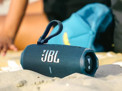 Samsung отмечает 80-летие JBL