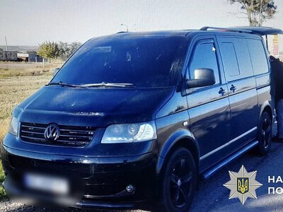 Под Николаевом двое мужчин требовали $2 тысячи несуществующего долга и стреляли в человека
