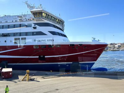 Возле Хельсинки в море обнаружили неизвестный металлический объект, из-за этого перекрыли морское движение и привлекли ВМС