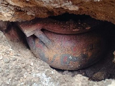 Археологи обнаружили в Италии этрусское захоронение с останками в кувшине для вина