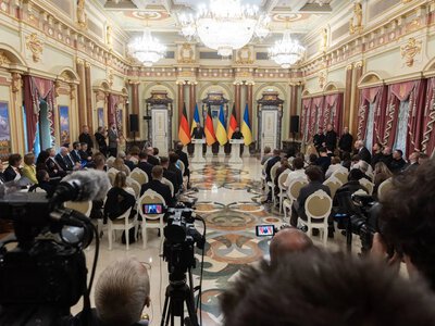 США предложили провести трёхстороннюю встречу Украины и россии до конца октября - Зеленский