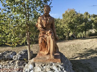 Остатки цемента и никакой политики: кто «починил» бюст Пушкина на Одесчине