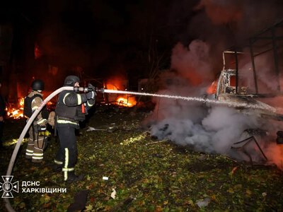 В ГСЧС показали кадры последствий ночной атаки на Харьков, в результате которой погиб человек и вспыхнули пожары