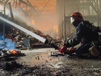 Удары по складам и издательствам: россияне за лето сожгли 13 миллионов украинских книг