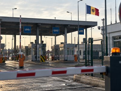 Пункт пропуска на границе с Молдовой временно закрыли после взрыва: что известно