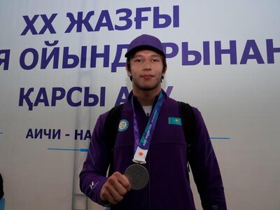 Серебряного призера Азиатских игр Мерея Кабдуллаева тепло встретили в столичном аэропорту