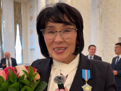  «Главная задача педагога — служить примером»: награжденная Президентом учительница рассказала об ИИ 