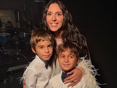 Плакала про себя: Джамала впервые спела вместе с сыновьями в Национальной опере в Киеве