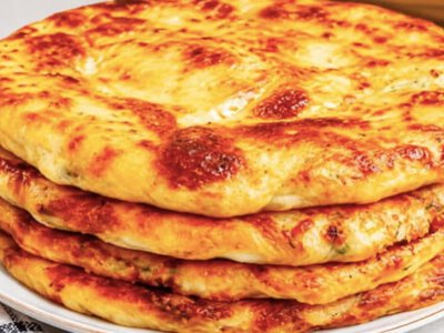 Хачапурі з куркою та сиром: домашня випічка з соковитою начинкою за 35 хвилин
