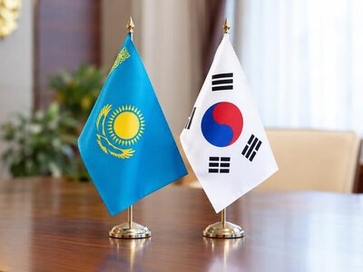 АРРФР обсудило с Hanwha Life перспективы выхода на финансовый рынок Казахстана