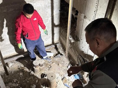  В Атырау с третьего этажа упал лифт с людьми: трое попали в больницу 