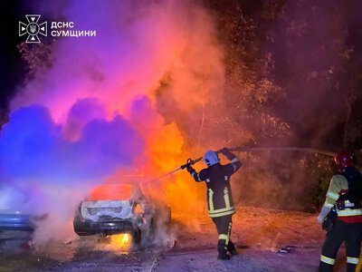 Враг атаковал беспилотниками Киев и Сумы, вспыхнули автомобили