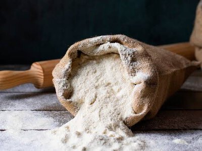 Як правильно зберігати борошно після відкриття, щоб не з’явилися волога та комахи