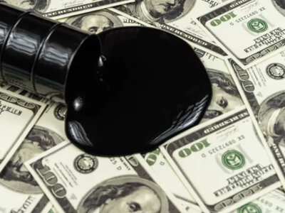  Доллар подскочил, нефть не спасает: что происходит на рынках 