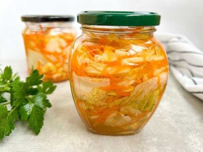 Вкуснее обычной квашеной и хрустит до весны: сочная капуста по-корейски на зиму
