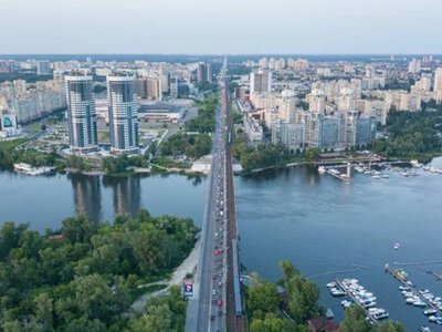 Усложненная логистика: супермаркеты готовят планы ротаций работников между левым и правым берегами Киева