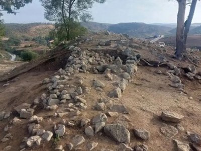 Самая древняя за пределами Египта: в Африке обнаружили 4000-летнюю оборонительную стену