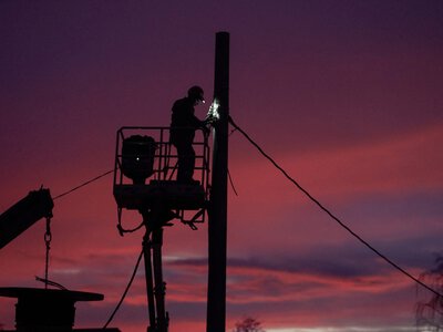 С 15:00 вводят графики отключений: энергетики предупредили украинцев