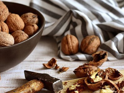 Очищенные грецкие орехи быстро теряют вкус: что с ними сделать перед хранением?