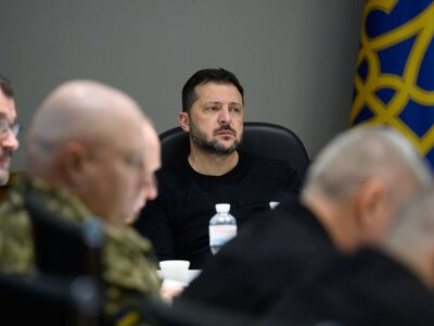 Применение РЭБ и дальнобойные дроны: Зеленский провел Ставку