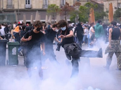  В протестах во Франции приняли участие 256 тысяч человек 