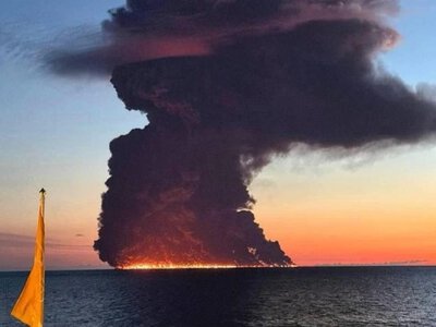 Недалеко от Сочи загорелся танкер с нефтью, предназначенной для Индии