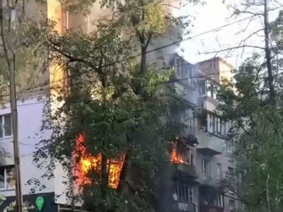 Горят дома, метро работает не на всей линии: что происходит в Киеве