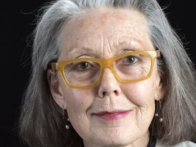 Нобелевскую премию по литературе дали 76-летней канадской писательнице Энн Карсон