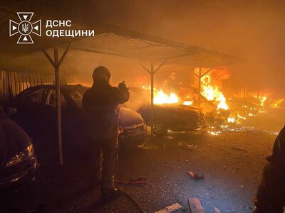 Атака на Одесскую область: сгорели 14 автомобилей, поврежден приют для животных (фото)