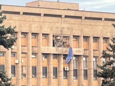 Оккупанты атаковали дроном здание Запорожского облсовета, попали в герб