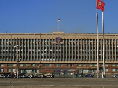  Атака на Запорожье: оккупанты вновь попали по зданию облсовета, в жилом районе есть пострадавшие 