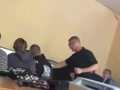 Ругань и физическая сила во время урока: в Одесской области разгорелся скандал из-за поведения учителя