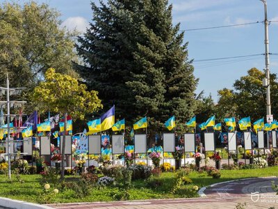 На площади Единства в Днепре открыли новую часть проекта «Истории Героев»