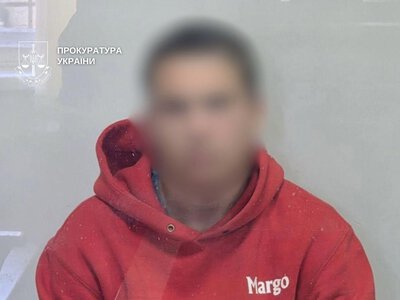 Схватил за шею и оттащил в кусты: в Дарницком районе задержали подозреваемого в изнасиловании 21-летней девушки