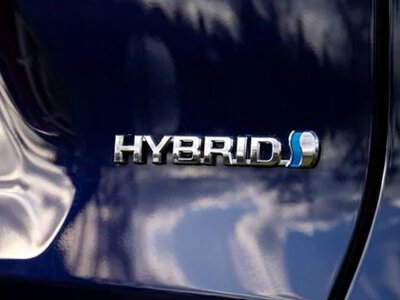 ЕС и Китай договорились сократить экспорт гибридных автомобилей более чем вдвое