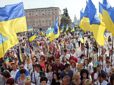 Более 80% украинцев поддерживают переговоры о мире, а 56% допускают территориальные уступки — опрос