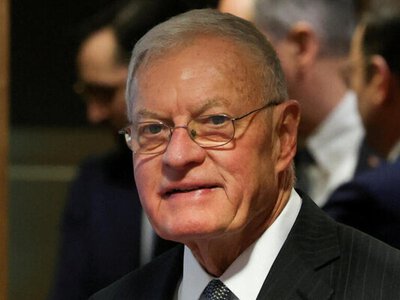 Келлог призвал Украину продолжать удары по российским НПЗ