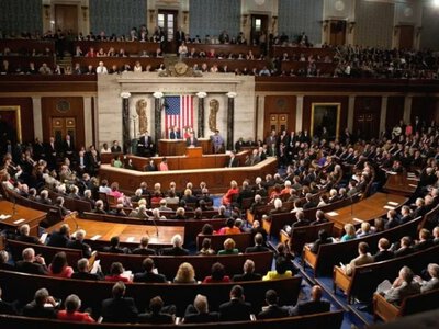  В Конгрессе США готовят законопроект о полном запрете закупок российской нефти 
