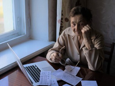 Какие пенсионеры в Украине могут не платить за коммунальные услуги