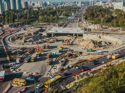 Путепровод возле метро Черниговская выходит на финальный этап: когда вернут авто и трамваи