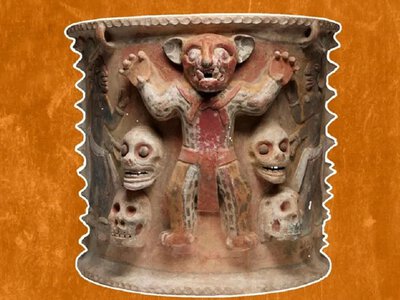 Ученые разгадали загадку 1400-летней урны майя: человек на ней изображен среди черепов