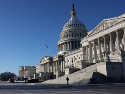 «США не должны оказывать Путину поддержку»: группа сенаторов требует от Трампа отменить решение о поставках дизеля из РФ
