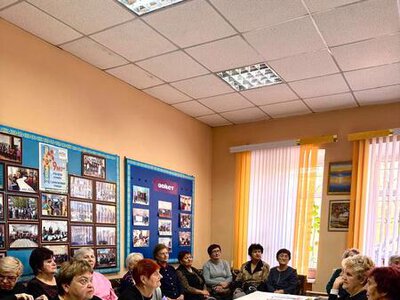 Сегодня, 12 октября 2026 года, в совете ветеранов города Сарани состоялась важная встреча специалиста ГУ «Отдел занятости и социальных программ города Сарани» с местными ветеранами труда