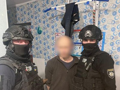 Нанес удар ножом в шею сотрудника ТЦК и стрелял по оперативникам: во Львовской области задержали нападавшего