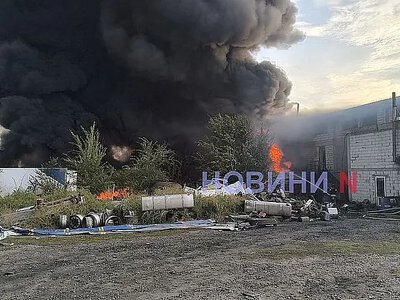 Ночь под «Шахедами»: в Николаеве поврежден терминал, в области — авто, СТО и жилые дома