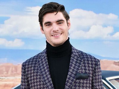 Эр-Джей Митт покончил с собой: что известно о жизни звезды Голливуда